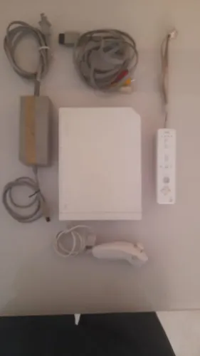 NINTENDO WII COMPLETO - REMOTE CONTROLLER, NUNCHUCK E JOGOS