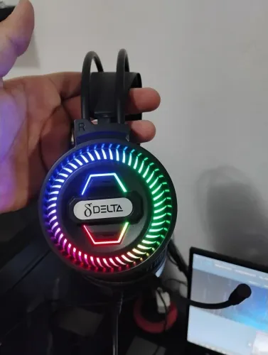 Headset USB com RGB fixo