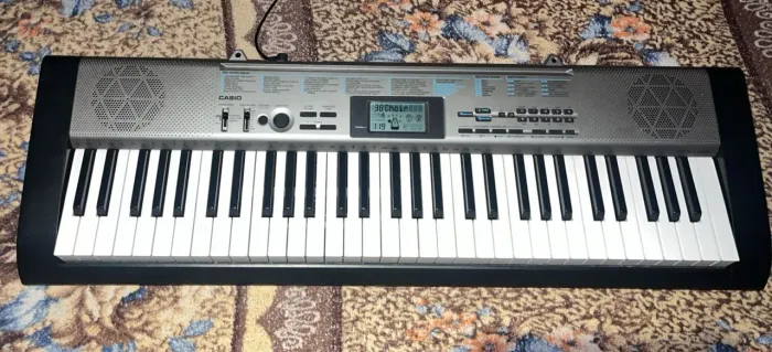 Teclado Musical Casio CTK-1300 - 5 Oitavas (Excelente Estado).