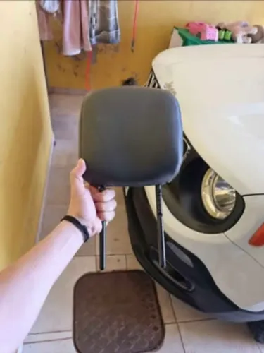Encosto de cabeça do Duster<br>em couro banco traseiro (Troco por carregador Samsung 25W)