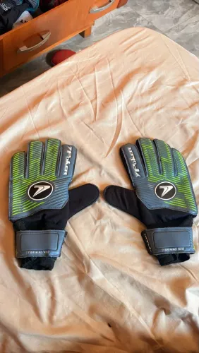 LUVA DE GOLEIRO POKER TRAINING NEO