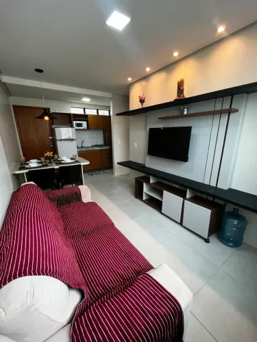 Apartamento com 1 quarto, sala com 2 ambientes, andar alto, mobiliado e decorado, prox. ao