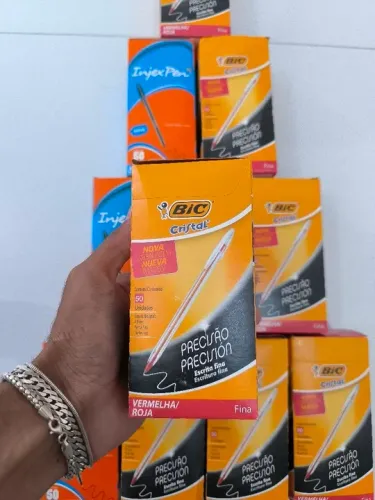 Caixa de caneta com 50 unidades Bic ponta fina ou InjexPen