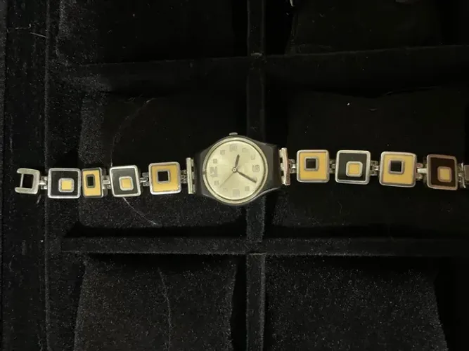Relógio Swatch feminino