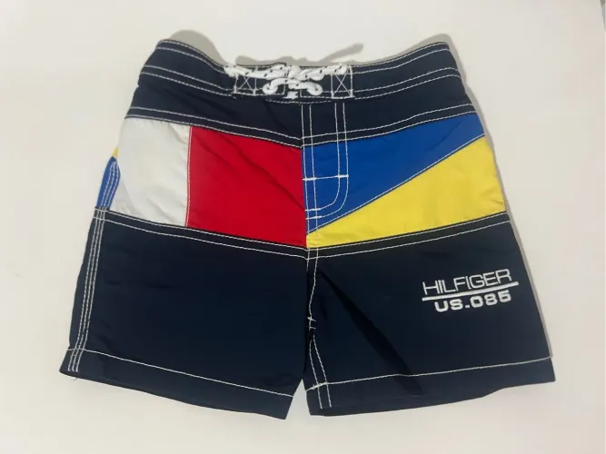 "Berm.TommyHilfiger//Berm.Marvel//Berm.Black//BermCinza"