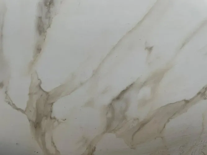 Piso porcelanato 58,4 cm × 117 cm