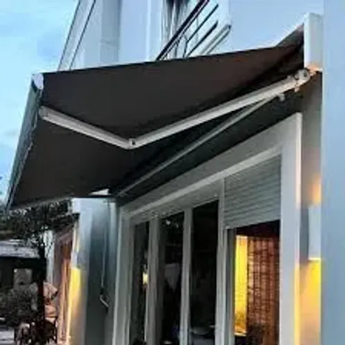 Toldo articulado em alumínio branco 