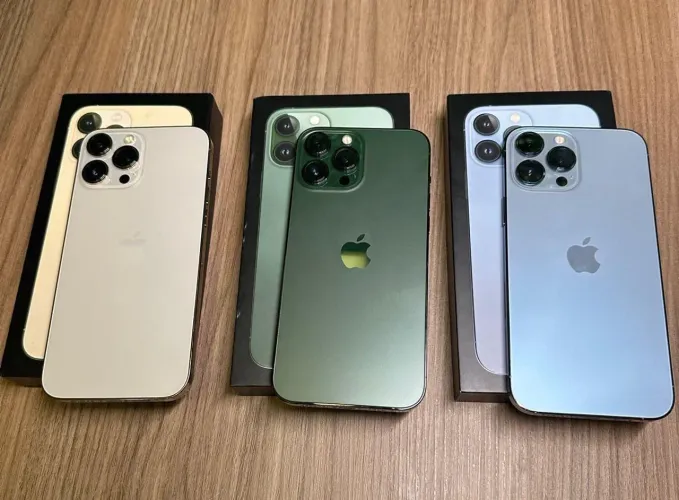 iPhones 13 Pro Max variados