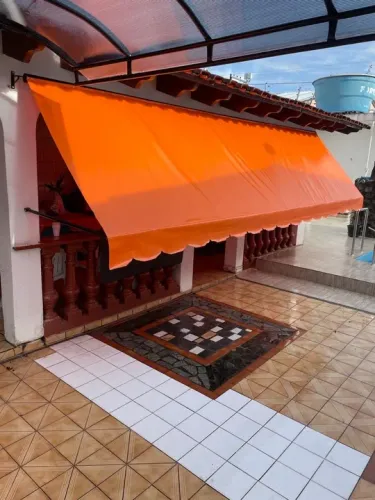 Toldos lona e policarbonato 