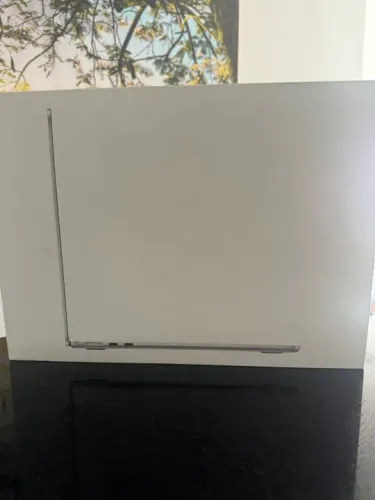 Macbook Air M3 13" 8GB 256SSD lacrado garantia 1 ano apple.