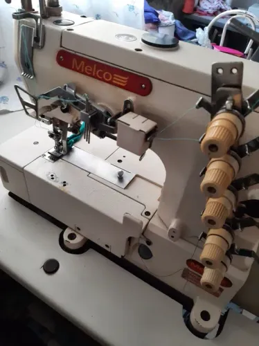 MAQUINA DE COSTURA GALONEIRA MELCO
