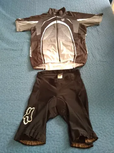 Bermuda Ciclismo Fox, Camiseta Free Force Tam. M