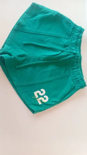 Short feminino verde 