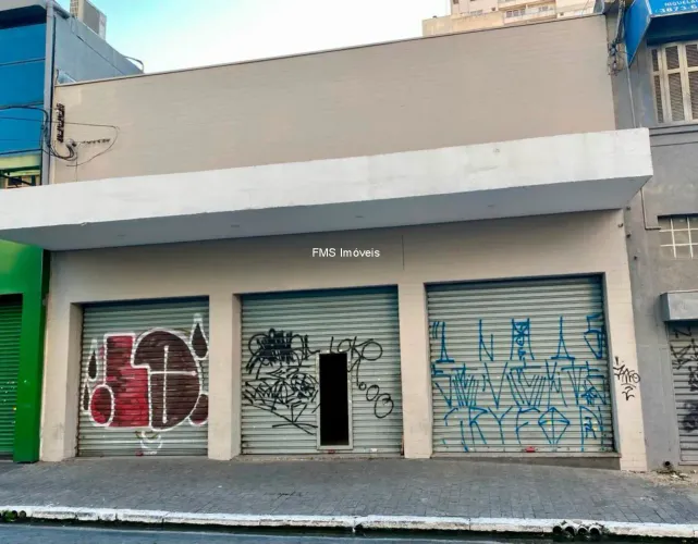 Locação de loja comercial na Lapa, São Paulo-SP: Sala ampla com 477m² e 2 banheiros!