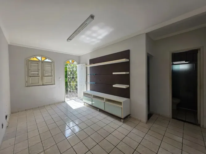 Casa à Venda no Residencial Araras/Cohama  Compacta, Confortável e com Localização Privile