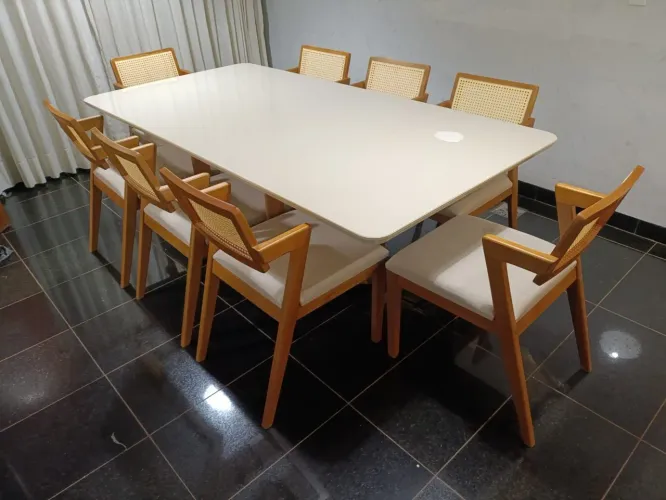 Mesa de Jantar em Madeira e Tampo de vidro Austrália