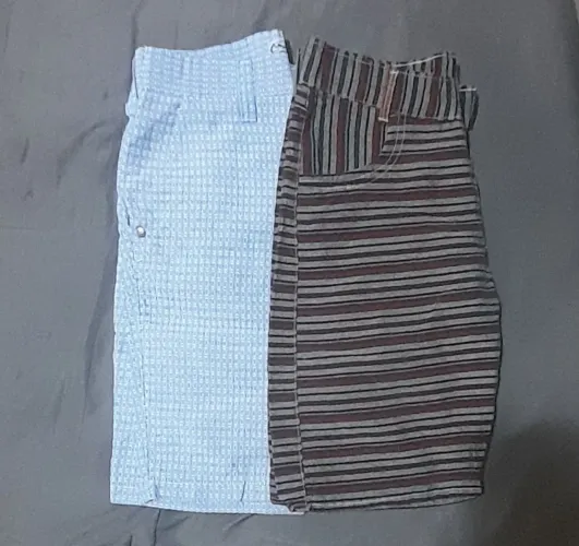 Duas bermudas infantis tamanho. 12