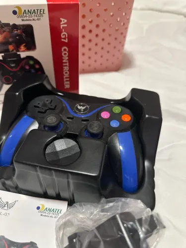Vendo Controle de Videogame Sem Fio