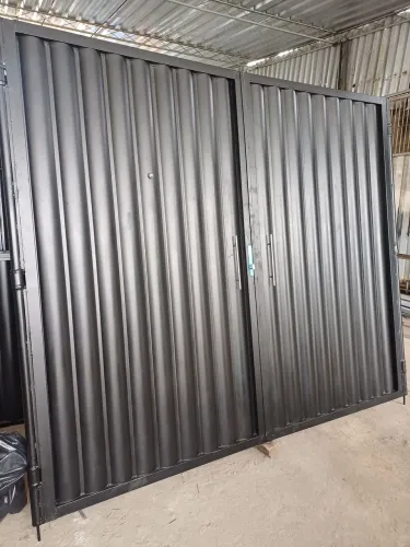 Portao reforçado de garagem duas bandas 210/250 valor 2500.