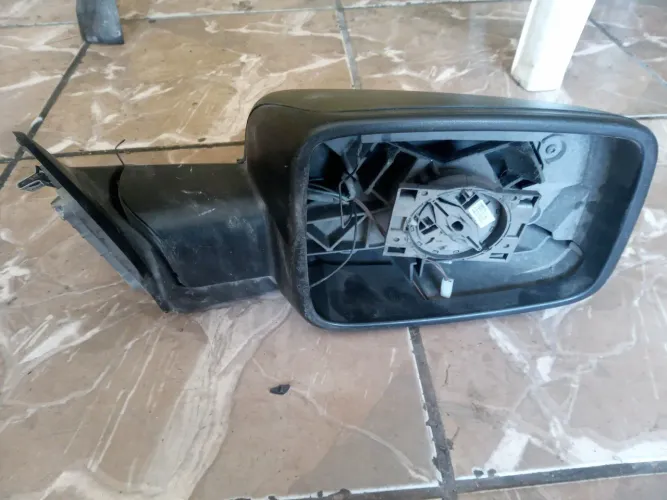 Retrovisor Lado Direito Dodge Ram 2011 A 2015 (Sem Lente ) (detalhe)