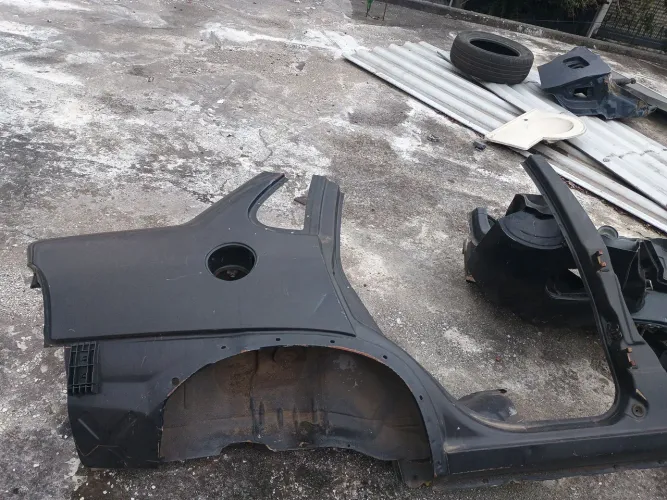 Retalho lateral direito Corsa sedan 96 A 2009