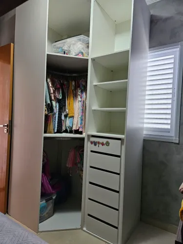 Guarda roupa branco solteiro
