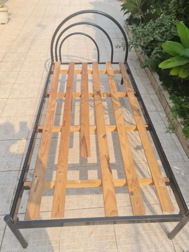 Cama de ferro infantil solteiro