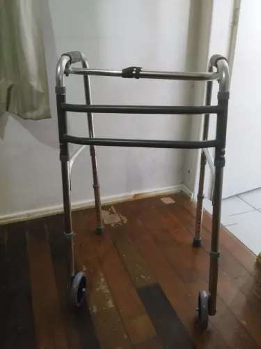 Andador da Idoso usado