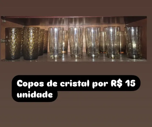 Copos de cristal por R$ 15 a unidade