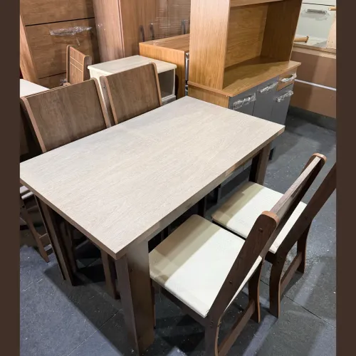Mesa com 4 cadeiras - entrego hoje 