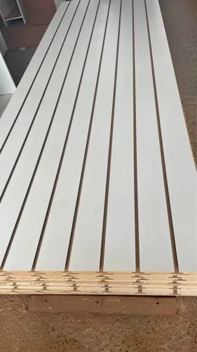 Painel canaletado comercial