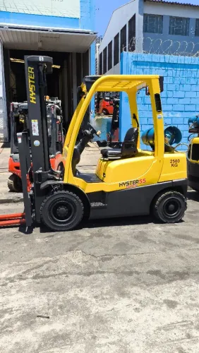 Empilhadeira hyster FT55 - 2500 kg toda revisada
