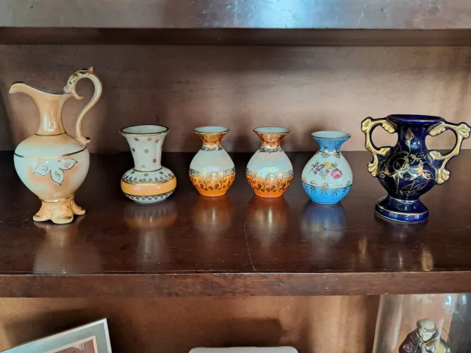 Vasinhos de louça antigos