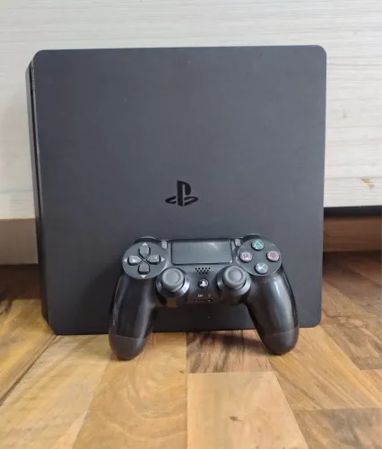 PlayStation 4 slim impecável 