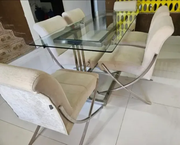 Mesa de jantar 6 lugares base em inox