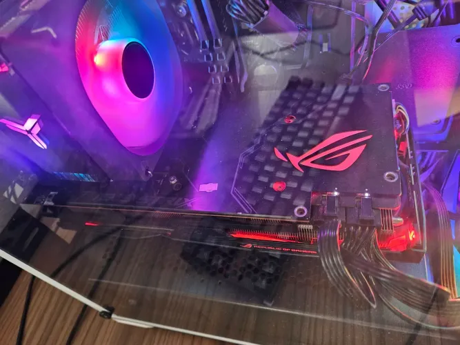 (TROCA) ASUS Rog Strix RX 5700XT 8gb GDDR6 C/ 3 FANS