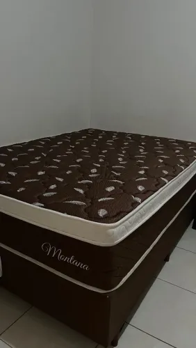Cama box padrão semi nova