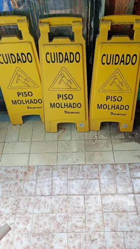 Placas de sinalização empresas. 25,00 cada.