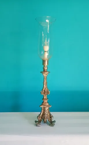 Antiga luminária estilo tocheiro em resina com banho cromado <br>67 cm