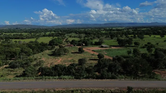 FAZENDA DE 52 HEC DE PORTEIRA FECHADA A 10 KM DE BURITIS - MG