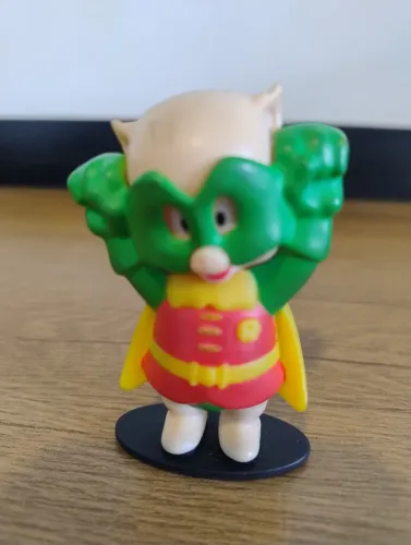 Miniatura Gaguinho em Traje de Robin 