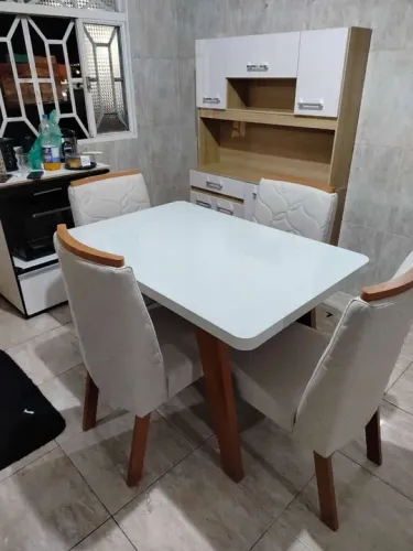Mesa de Jantar 4 Lugares 2 Opções de Cadeiras Para Deixar Do Seu Jeito