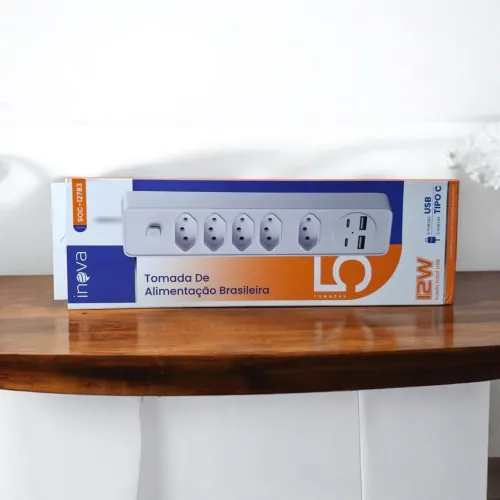 Extensão Tomada de Alimentação com 5 Tomadas e 2 USB - 12W