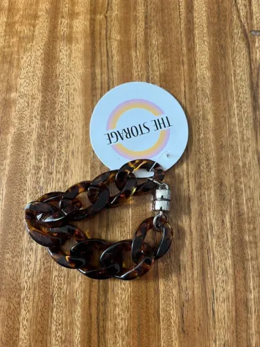 Pulseira de elos em tartaruga