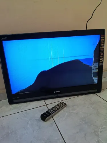 Tv 32 Semp tela quebrada