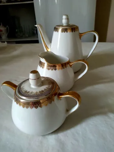 Kit para Chá antigos, 3 peças, em porcelana, filetadas a ouro