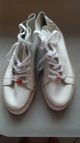 Tenis couro off white cano alto
