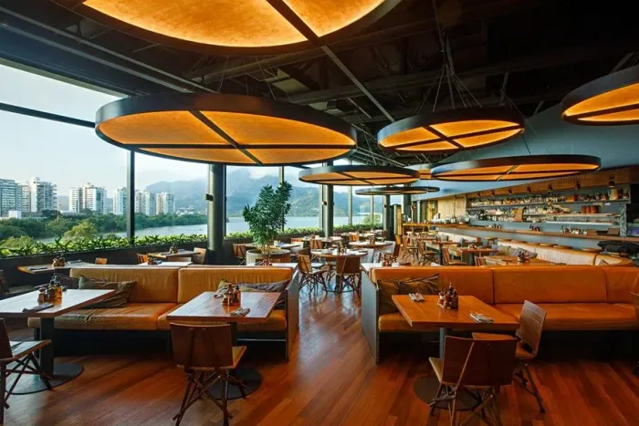 Cozinheiro e auxiliar Restaurante Ipanema
