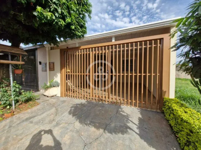 Casa semi-mobiliada para Alugar - Bairro Esmeralda.