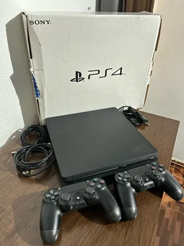 Playstation 4 slim DESBLOQUE@DO com dois controles + caixa